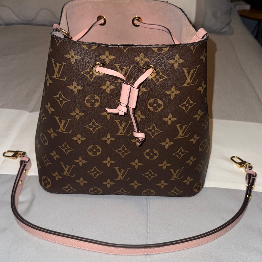 Louis Vuitton Neo Noe Shoulder Pink Poudre Pink - please see pics carefully